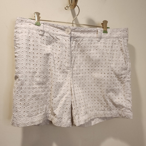 Loft women's cream casual Eyelet cotton shorts size 8 - Picture 1 of 10